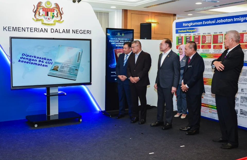 Reka bentuk Pasport Malaysia Antarabangsa baharu dengan 94 ciri keselamatan