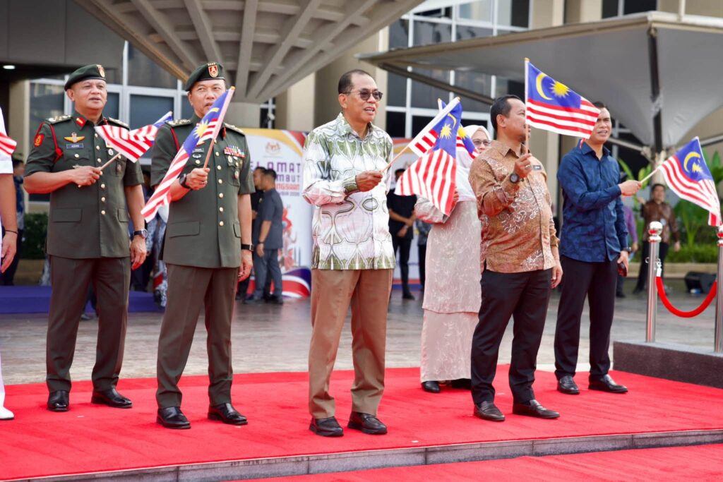 Menteri Pertahanan Dato' Seri Mohamed Khaled Nordin pada Majlis Pelancaran Kibar Jalur Gemilang sempena Bulan Kebangsaan 2026